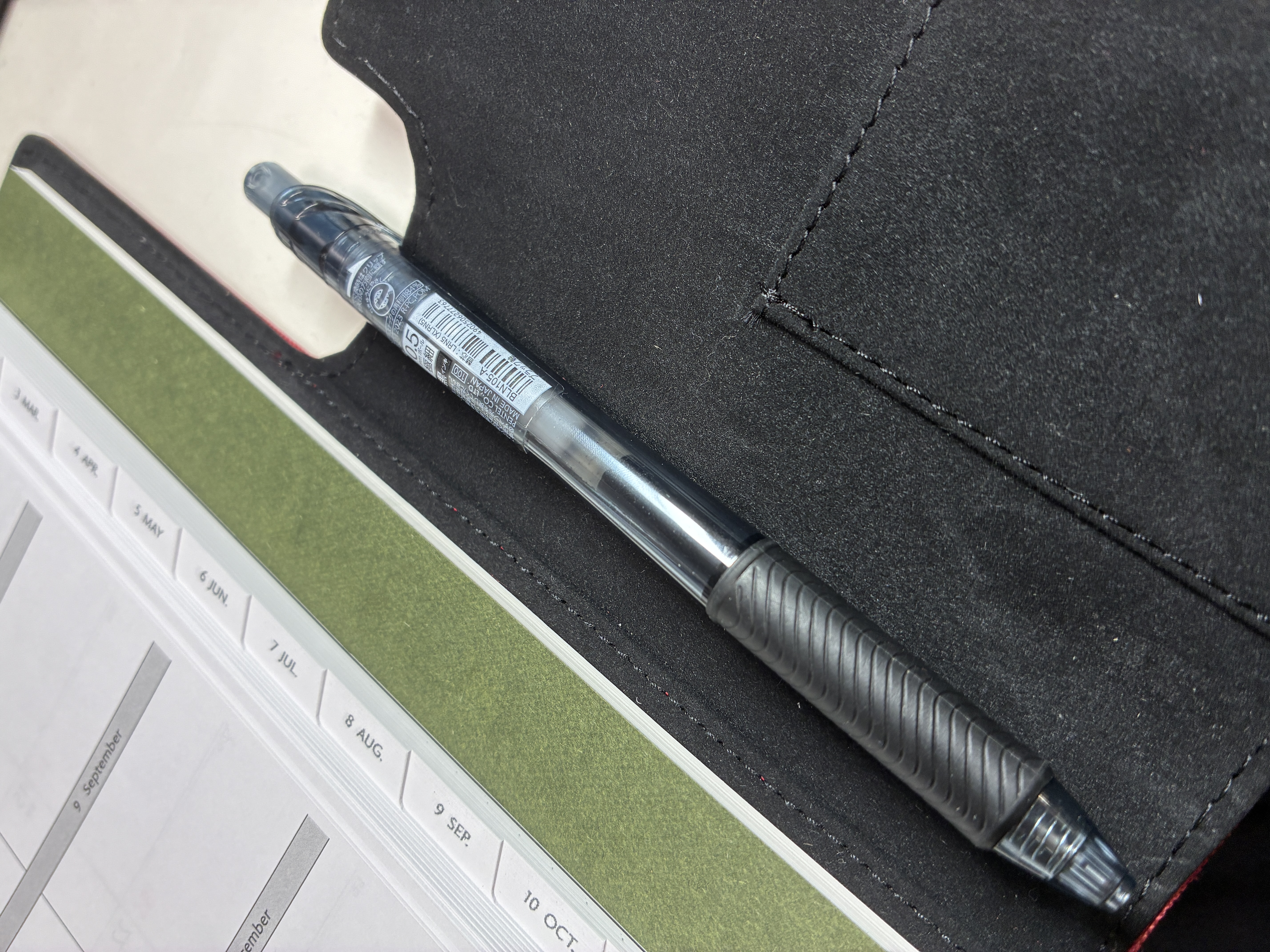 ナカバヤシ製ノートカバー「my focus」内側のペン入れ